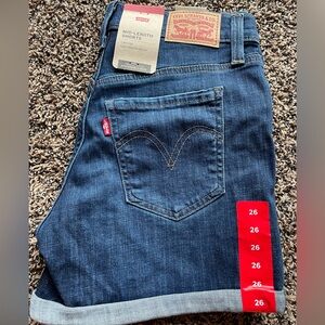 Levi Straus Mid - Length Shorts Size 26 NWOT